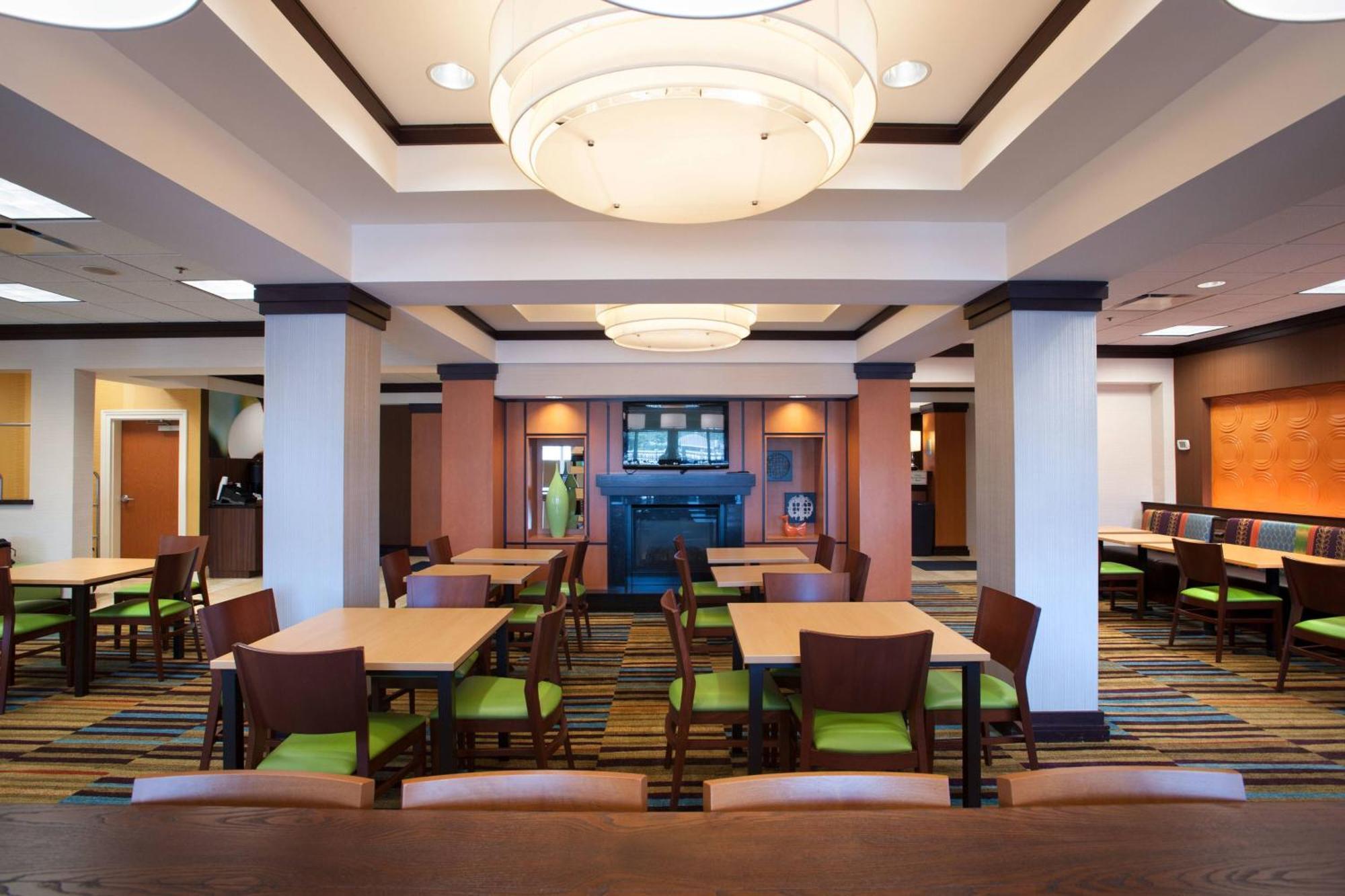 Fairfield Inn & Suites Орандж-Бич Экстерьер фото