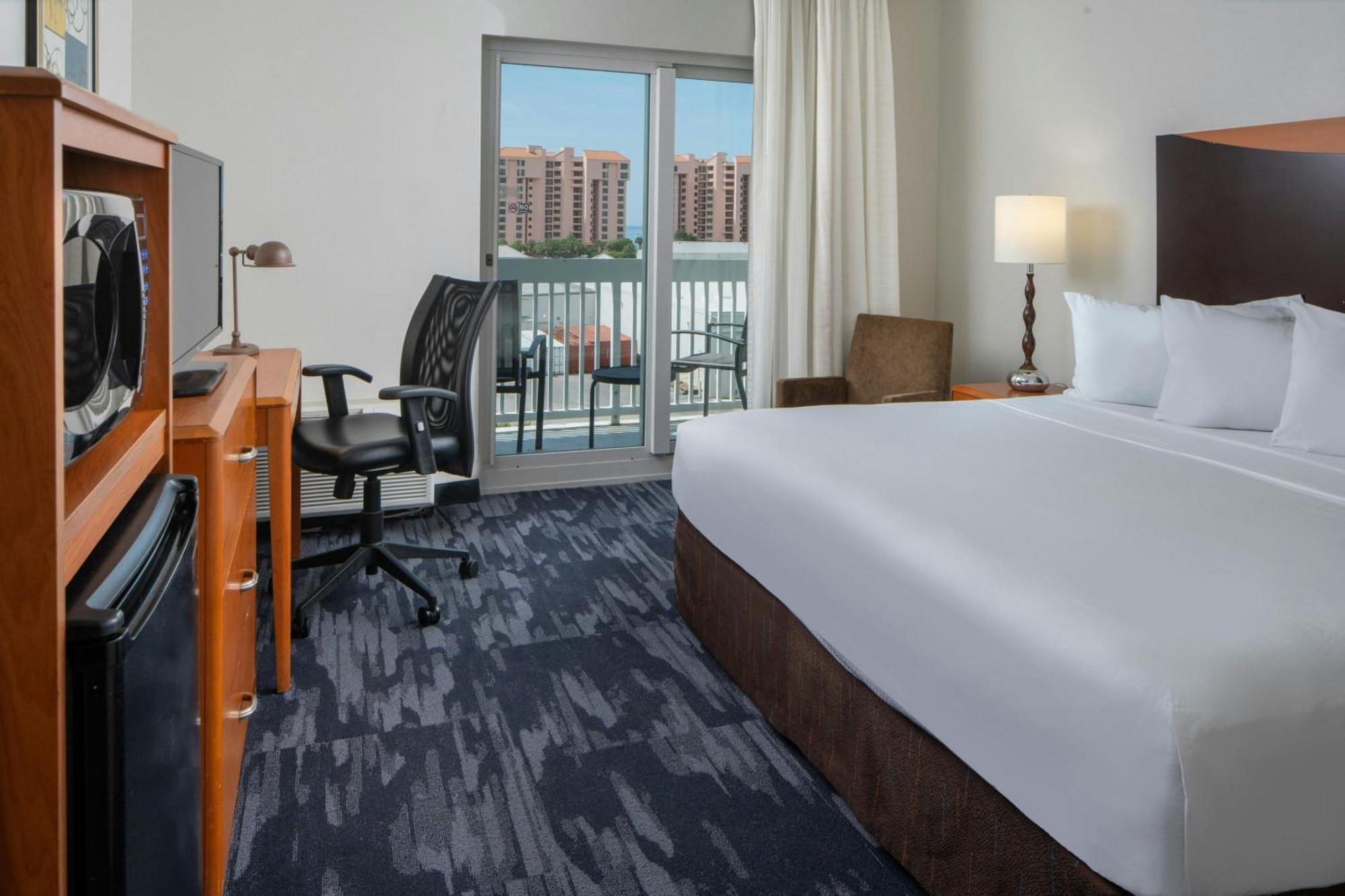 Fairfield Inn & Suites Орандж-Бич Экстерьер фото